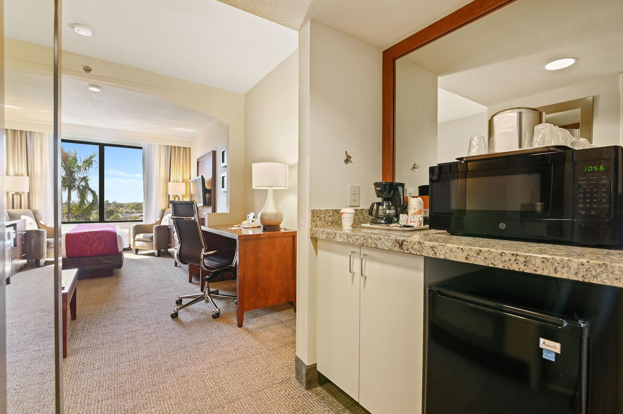 Comfort Suites Miami - קנדאל מראה חיצוני תמונה