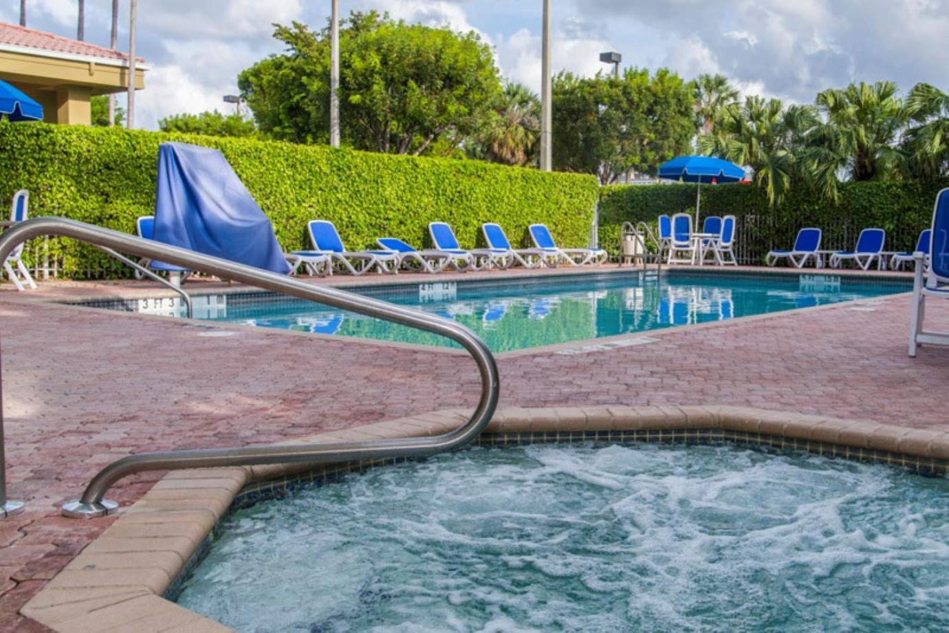 Comfort Suites Miami - קנדאל מראה חיצוני תמונה